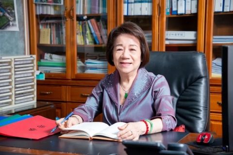 ENYA FASHION QUEEN時尚女王 12月號/2022(電子雜誌)療癒芬芳 香草王國：君達集團尹純綢董事長特別報導